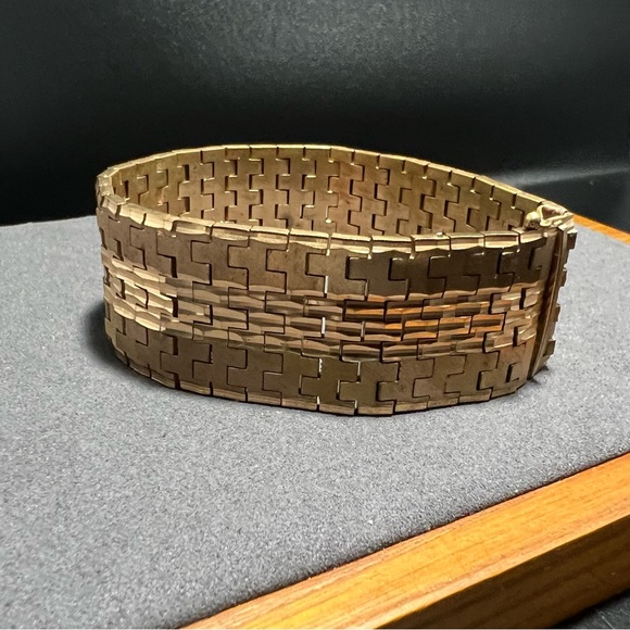 Flawless Vintage 18K Gold Plated 1 Inch Mesh Flex Link Bracelet Marked C… - Picture 4 of 7